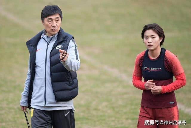 险胜荷兰！中国男篮65-60拿下杭州热身赛，廖三宁21分7助成头号功臣